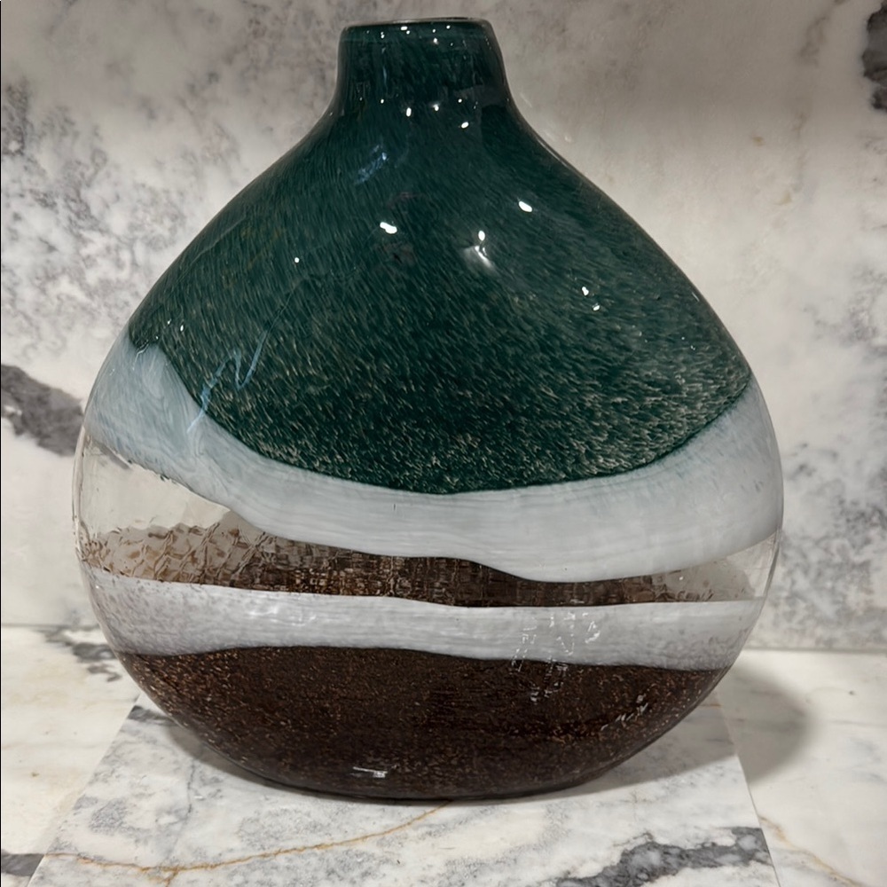 VTG Pier 1 Green and Brown Glass Vase